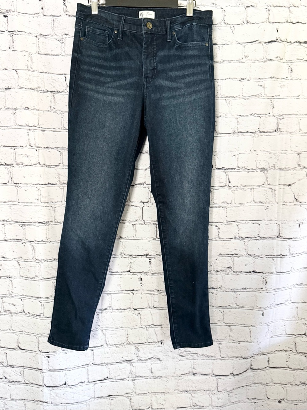 Jessica Simpson. Skinny jeans. Size 8